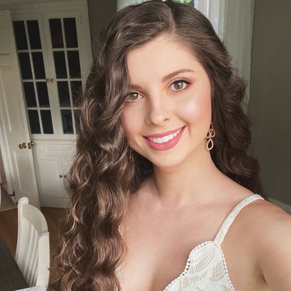 Meet your Posher, Mercy - Picture 1 of 1